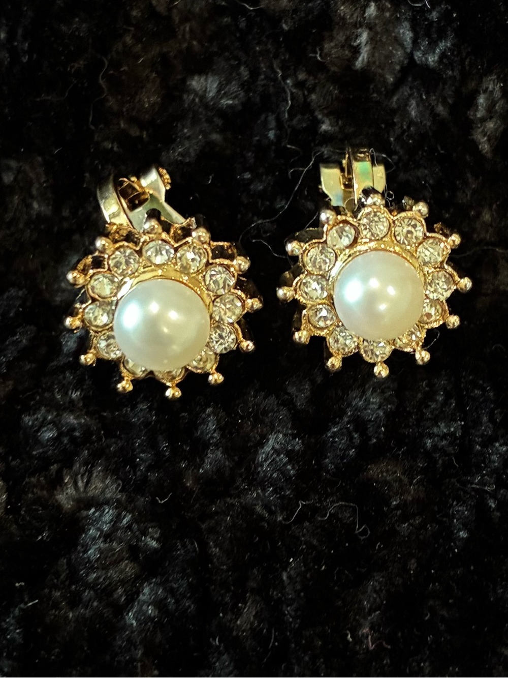 Vintage Gold Pearl Sunburst Stud Earrings clip on costume jewelry